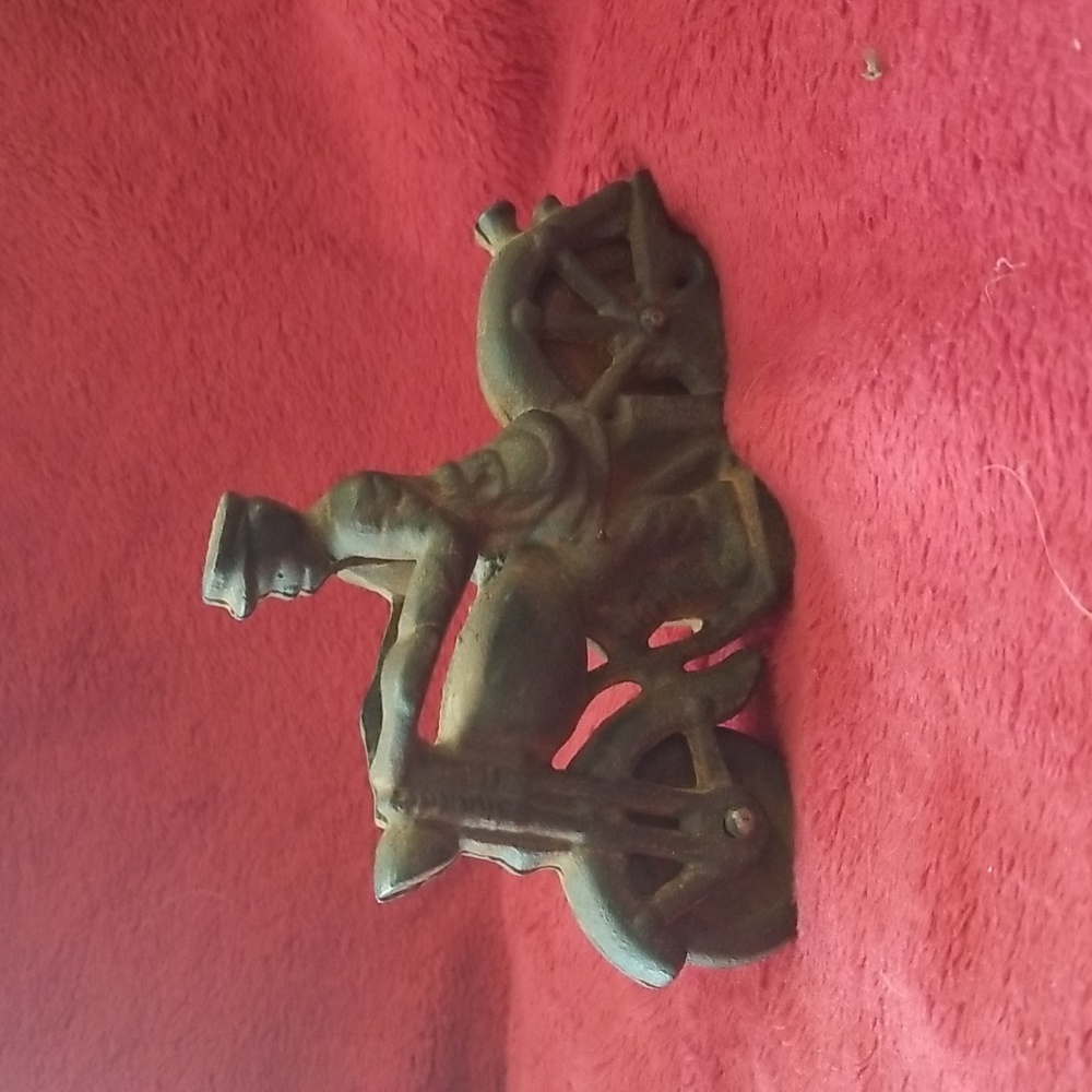 VINTAGE CAST IRON 1950'S  HUBLEY INSPIRED POLICEMAN ON A MOTORCYCLE